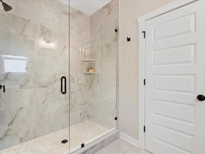 Venetian Bath. Saybrooke at Lake Wylie New Homes in Charlotte, NC