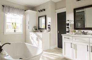 Venetian Bath. Hampstead, MD New Homes