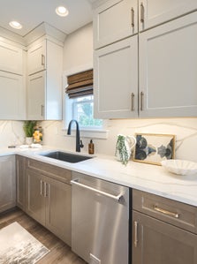 Garden Kitchen. Livingston Home with 3 Bedrooms