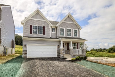 Vintage. Brentwood Home with 4 Bedrooms