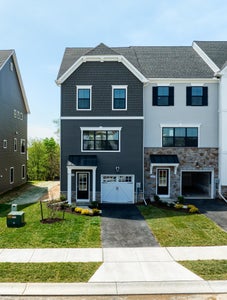 Heritage. Hayward Home with 3 Bedrooms