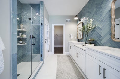 Venetian Bath. Morgan Home with 3 Bedrooms