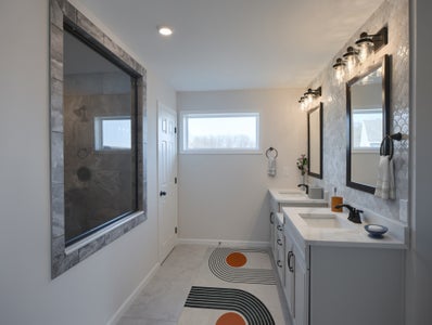 Venetian Bath. New Home in Lititz, PA