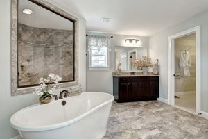 Venetian Bath. New Homes in Frederick, MD