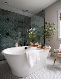 Venetian Bath. Somerford at Stoner Farm New Homes in Lancaster, PA